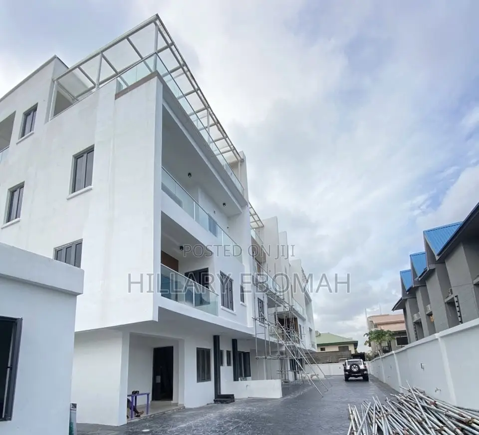 4bdrm Duplex in Lekki Phase 1 for rent