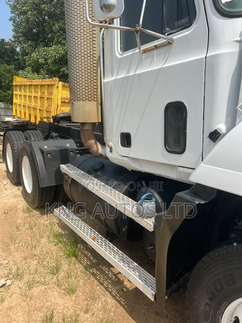 Mack CH Trailer Head