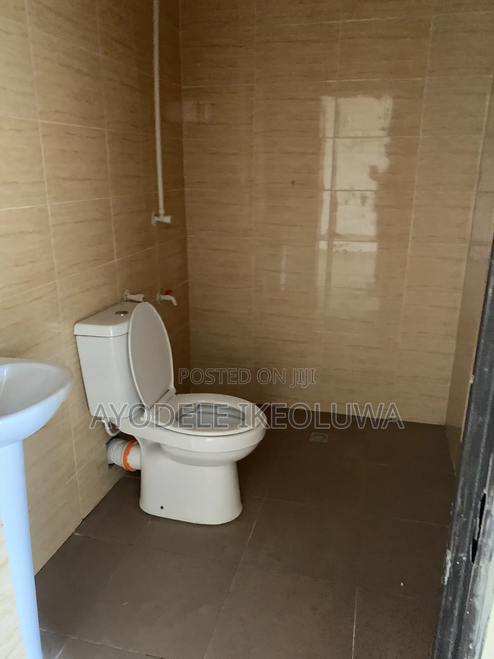 2bdrm Apartment in Akesan for rent