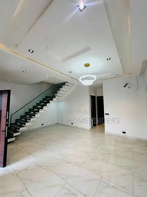 2bdrm Duplex in Emerald Duplex, Ogombo for sale