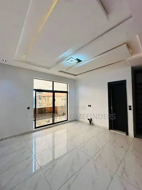 2bdrm Duplex in Emerald Duplex, Ogombo for sale