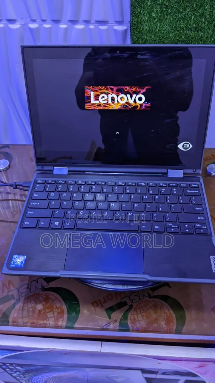 Laptop Lenovo 300e 4GB Intel SSD 128GB