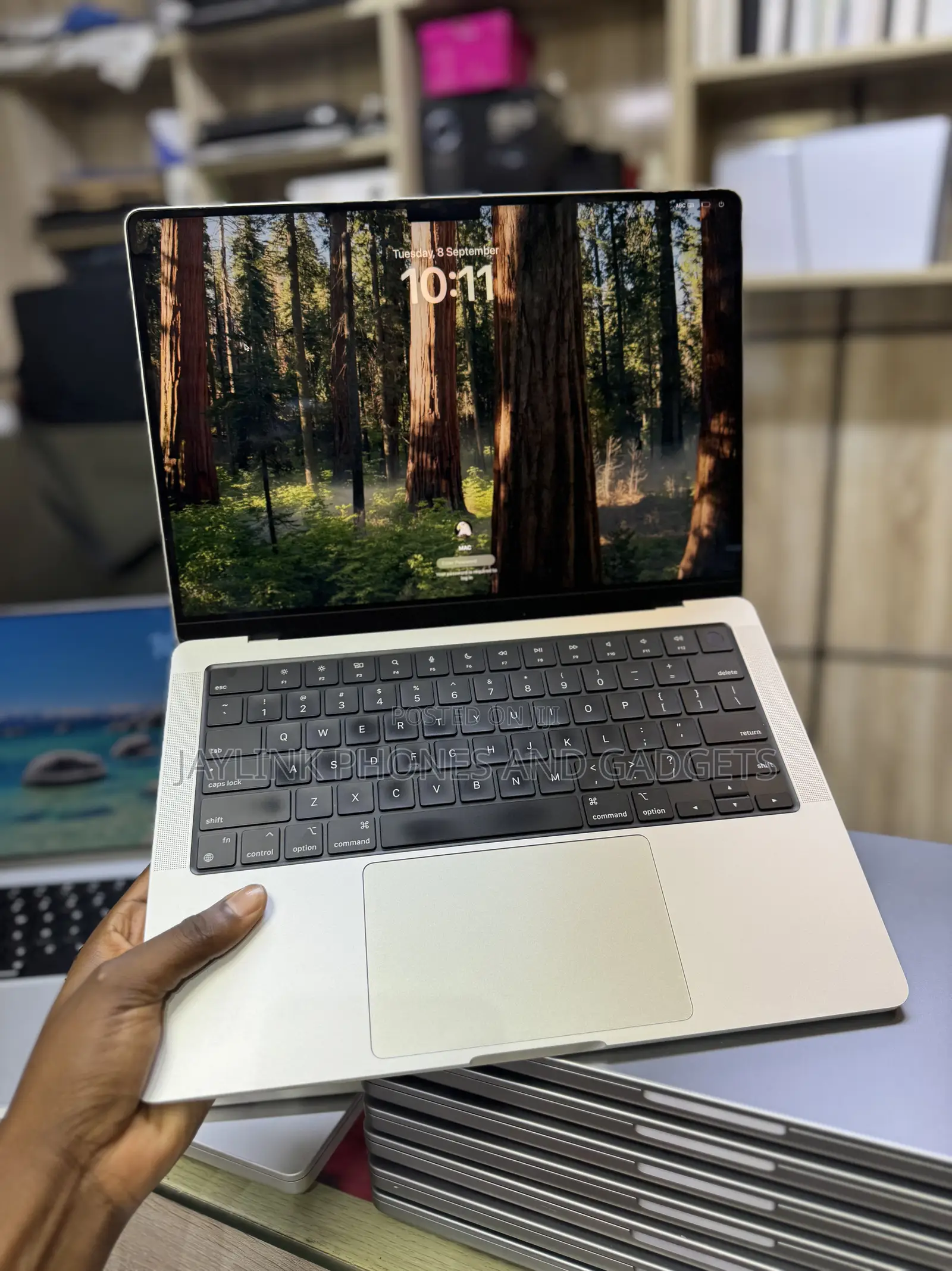 Laptop Apple MacBook Pro 2021 M1 32GB Apple M1 Pro SSD 1T