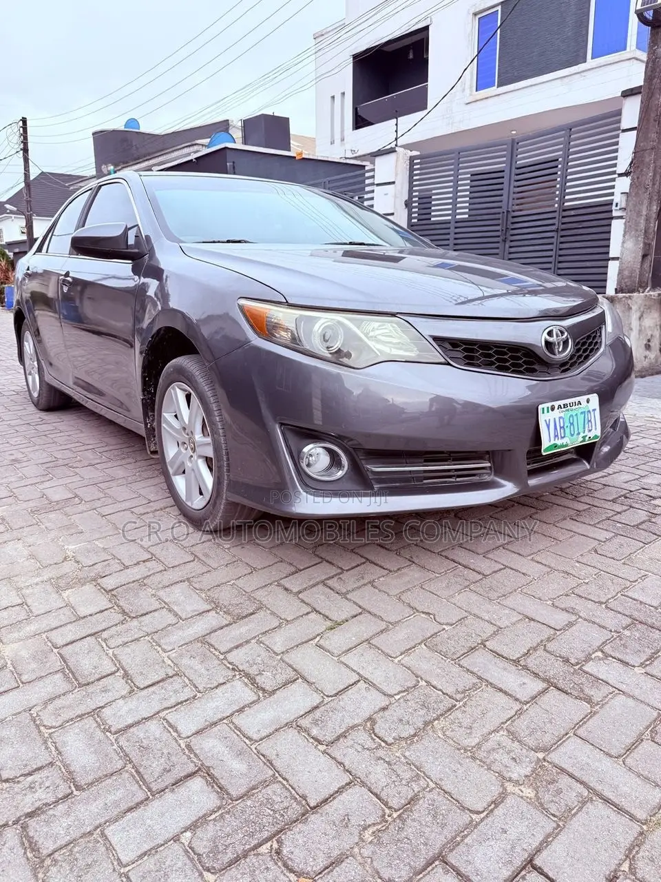 Toyota Camry LE 4dr Sedan (2.5L 4cyl 6A) 2013 Gray