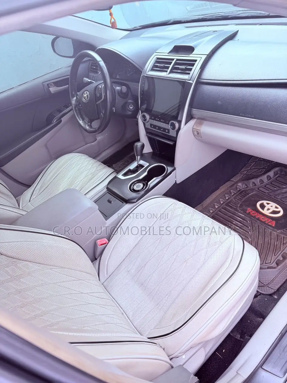 Toyota Camry LE 4dr Sedan (2.5L 4cyl 6A) 2013 Gray