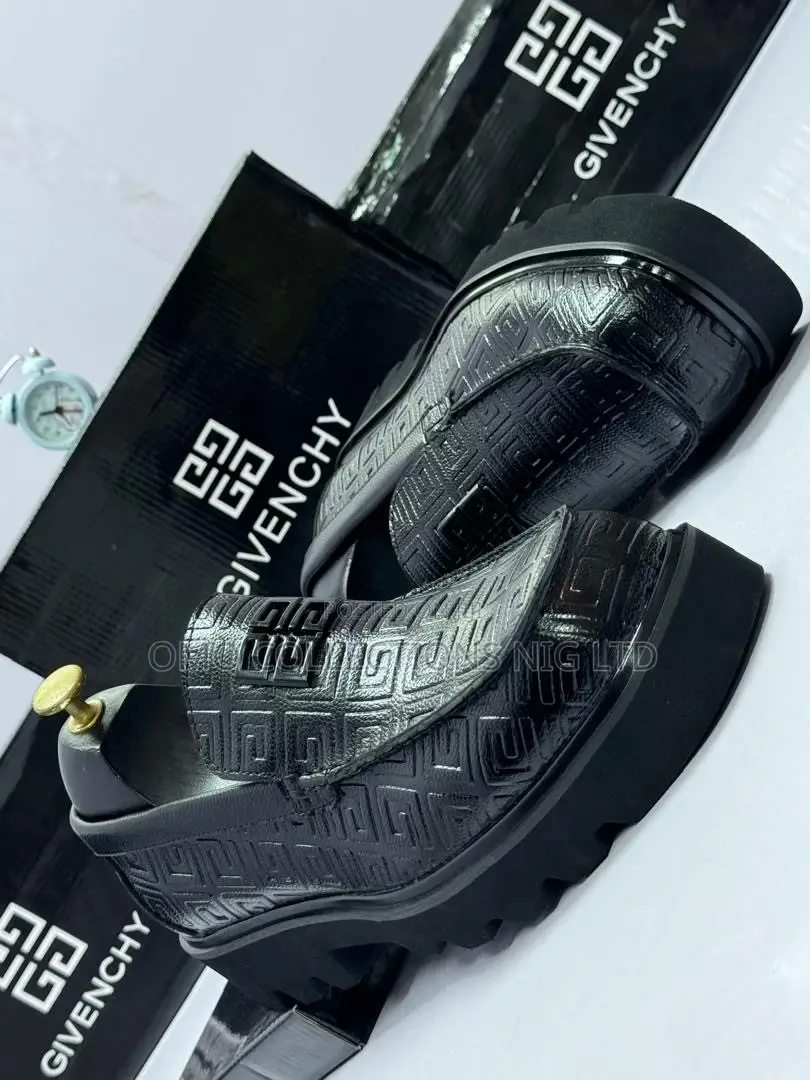 High Quality Givenchy Men’s Black Embossed Patterned Shoes–Fully Boxed