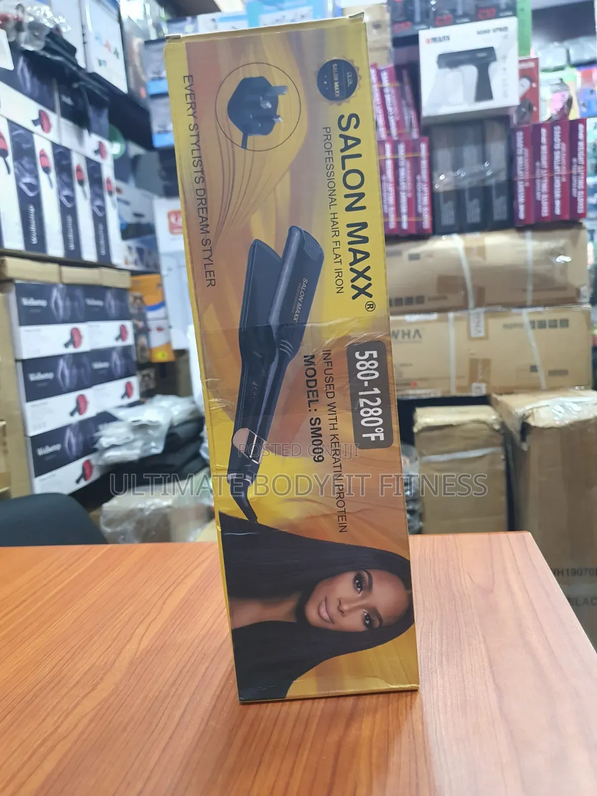 Brand New Salon Maxx Professional Hair Flat Iron SM009