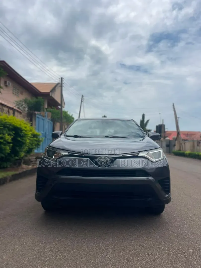 Toyota RAV4 LE 4dr SUV AWD (2.5L 4cyl 6A) 2018 Black