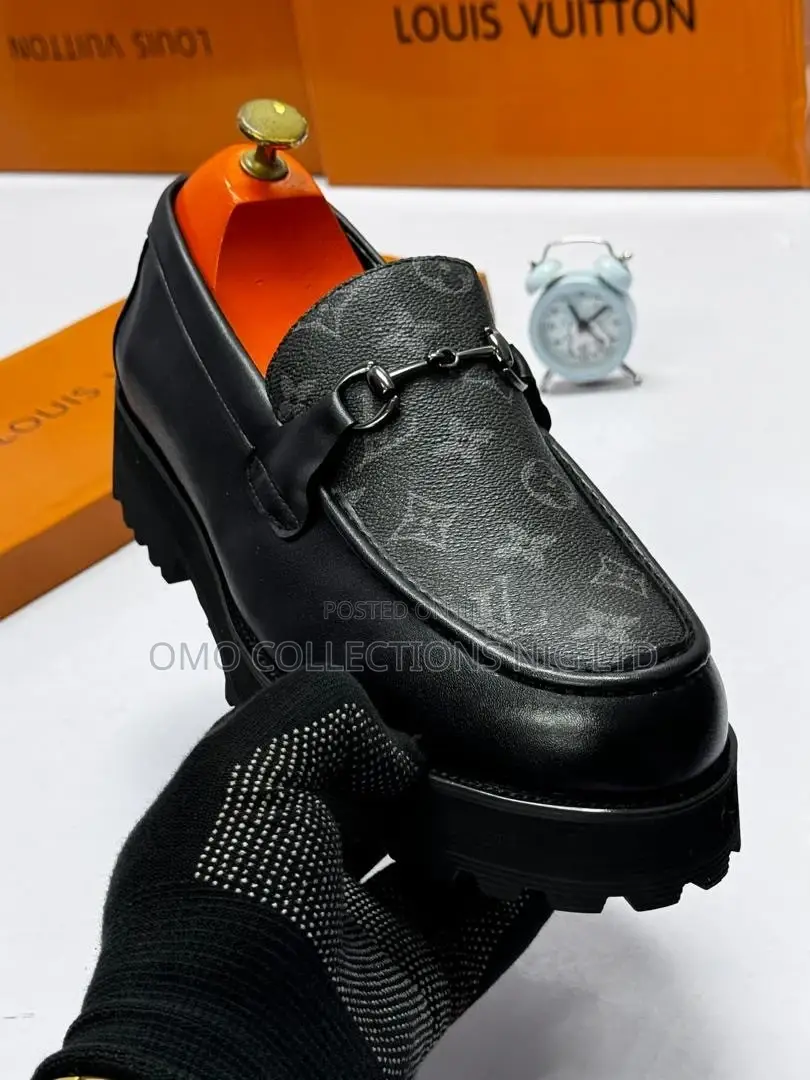Luxury Louis Vuitton Men’s Black Loafers – Stylish | Fully Boxed