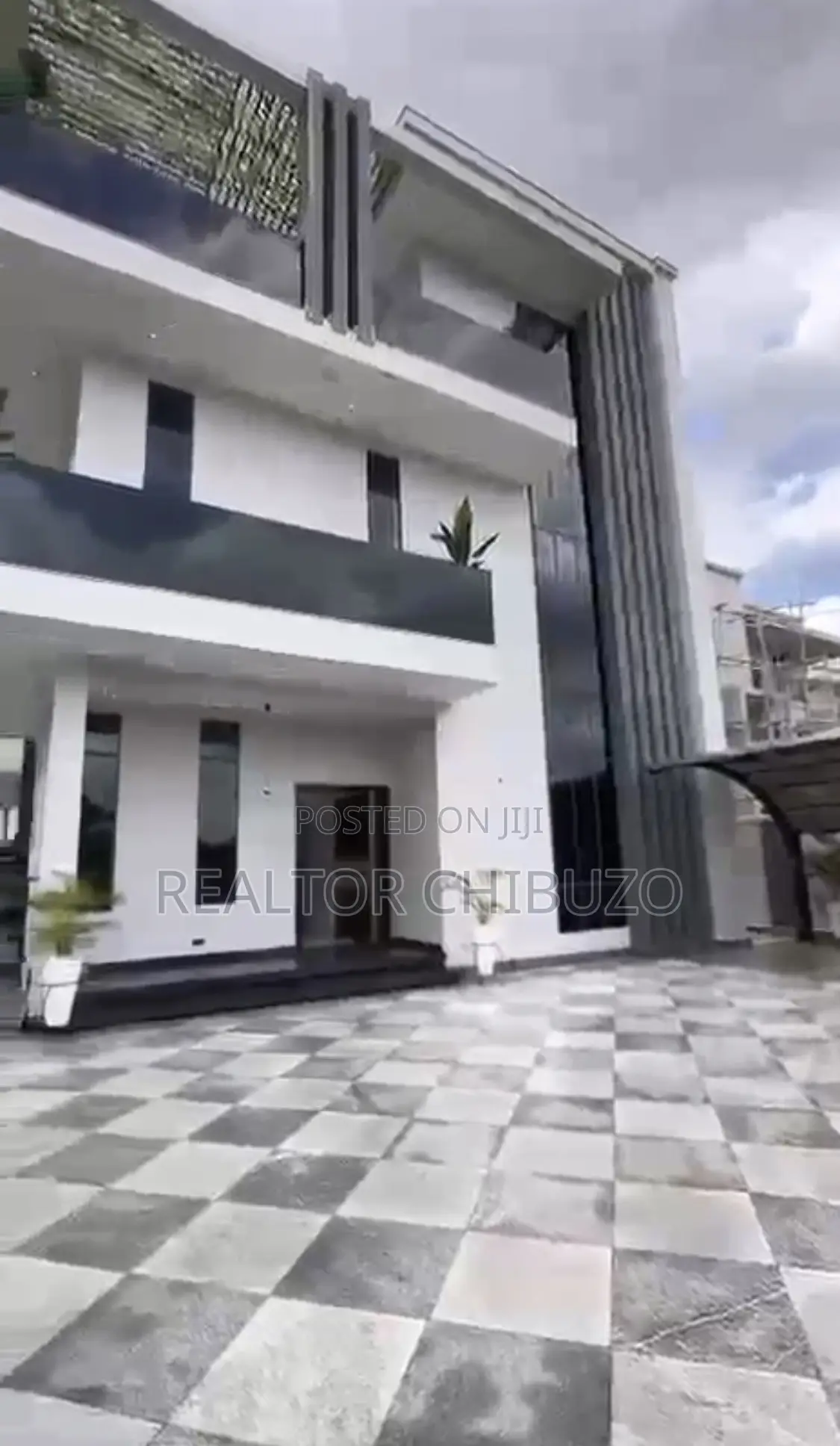 Furnished 5bdrm Duplex in Apo Resettlement for sale