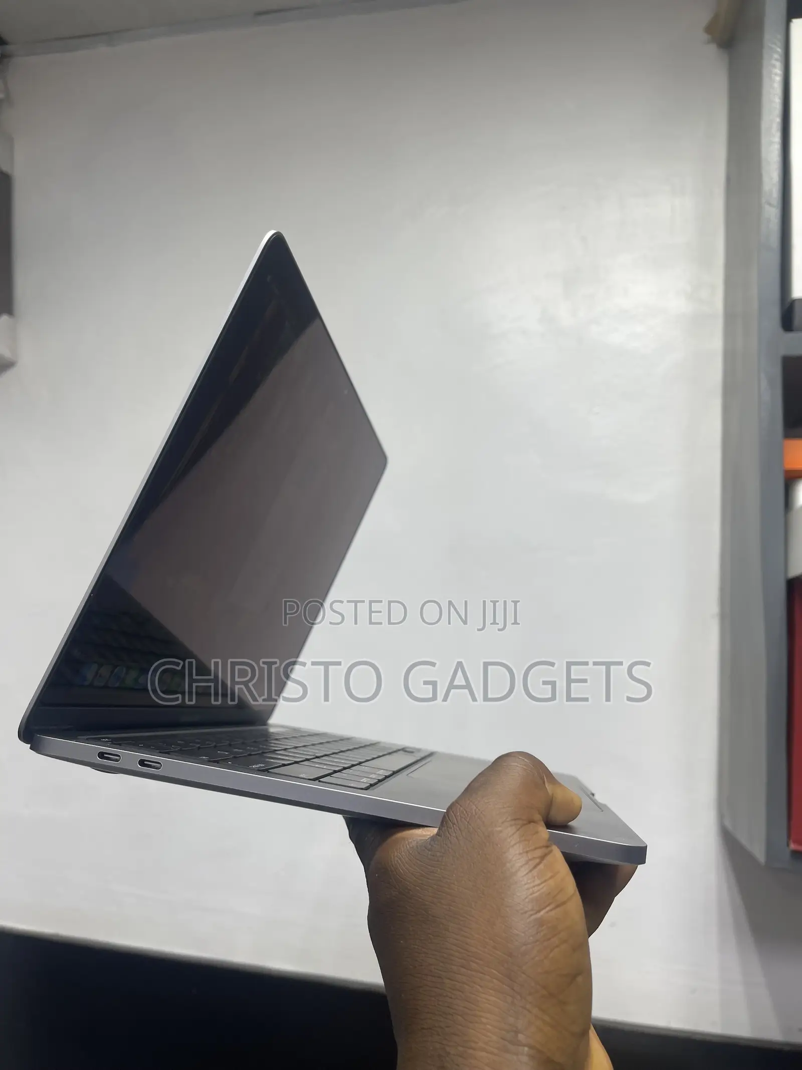 Laptop Apple MacBook Pro 2020 8GB Intel Core i7 SSD 512GB