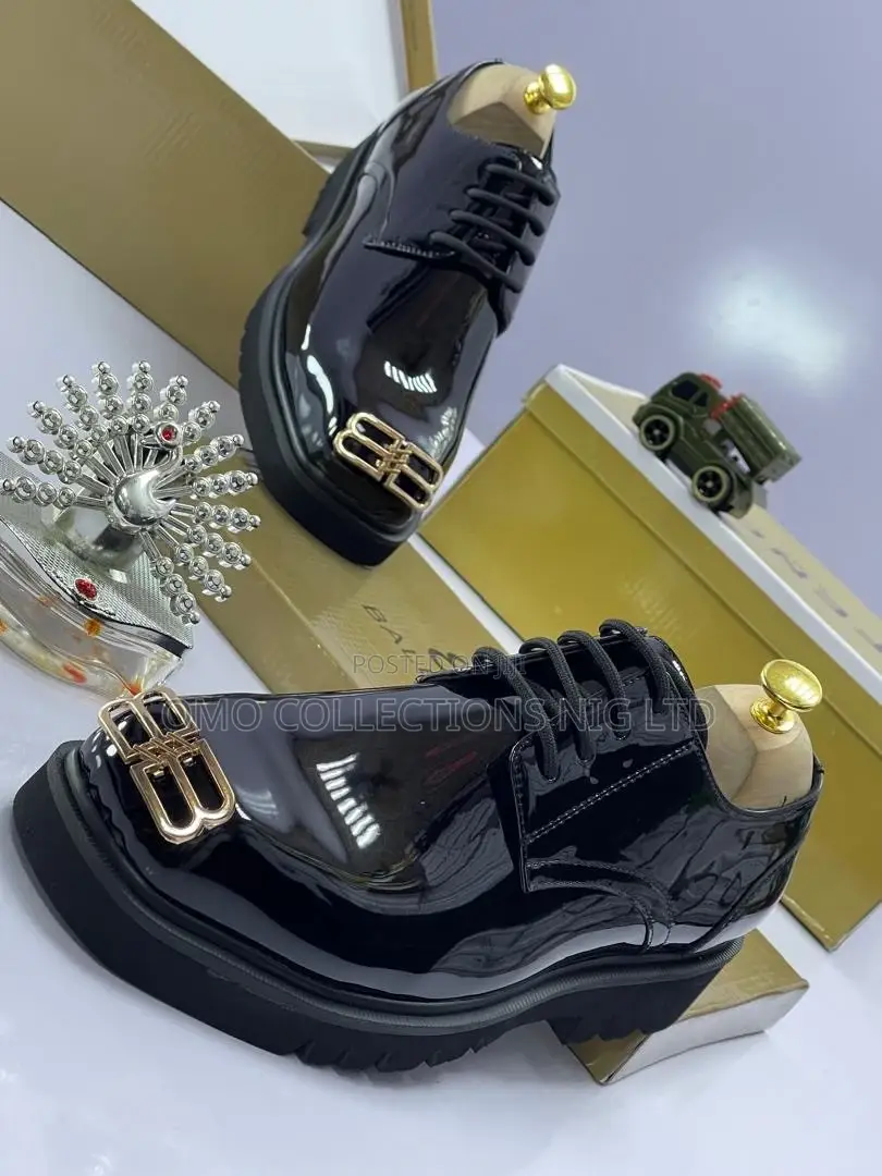 Iconic Men’s Black Leather Shoes With Gold Logo Detail – Fully Boxed