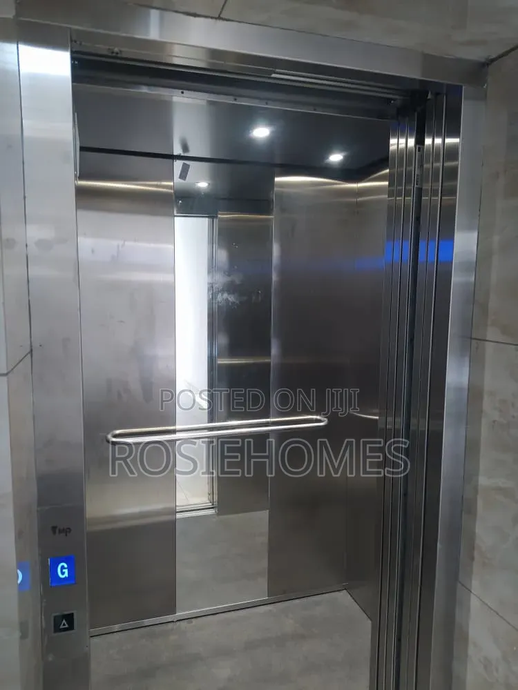 3bdrm Penthouse in Oniru Estate, 1004 for rent