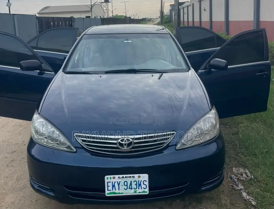 Toyota Camry 2004 Blue
