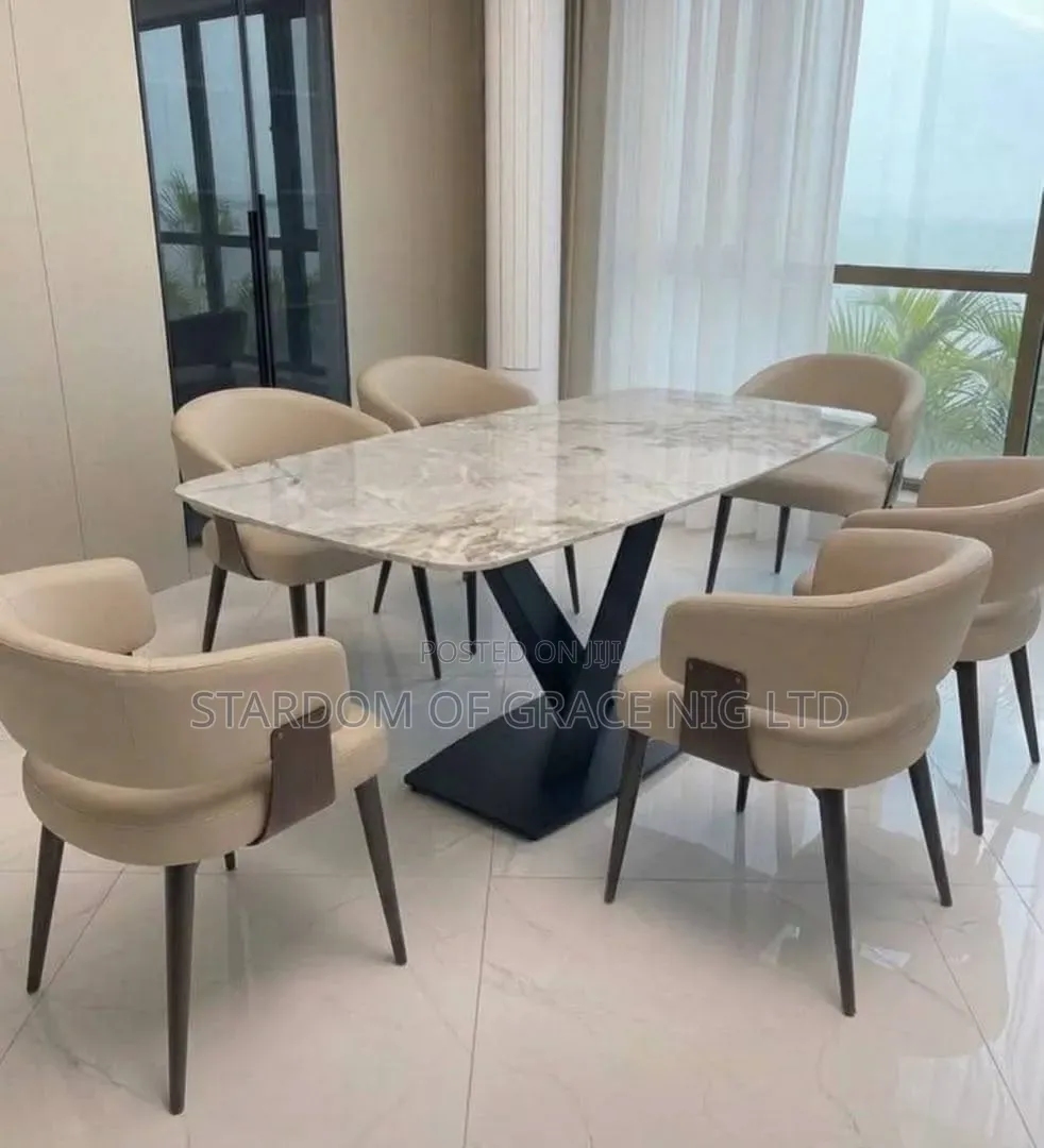 Beautiful and Classy Dinning