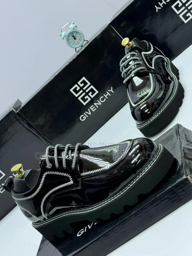 Givenchy Men’s Black Leather Shoes With White Stitching –Fully Boxed
