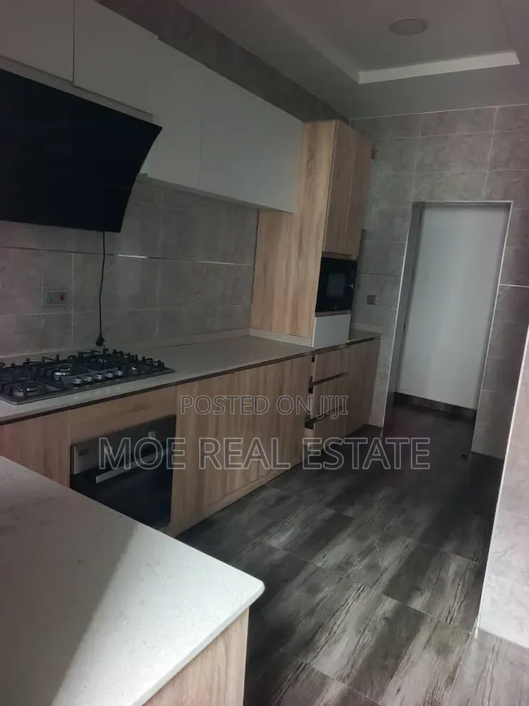 3bdrm Block of Flats in U3 Estate, Lekki Phase 1 for rent
