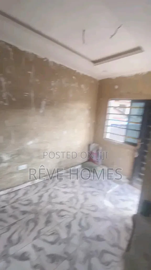Studio Apartment in Soluyi for rent