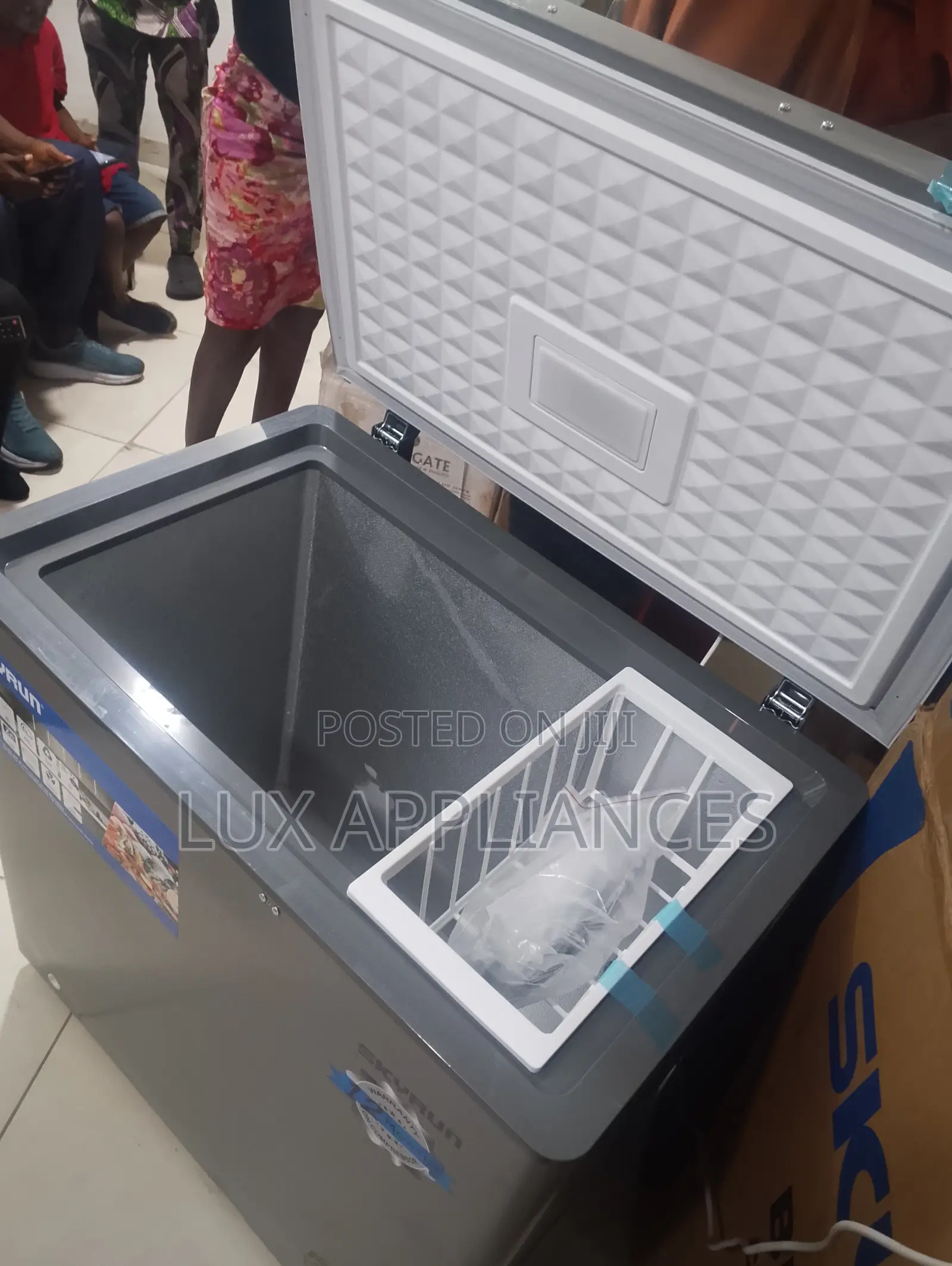 SKYRUN BD-155HW Durable Chest Freezer
