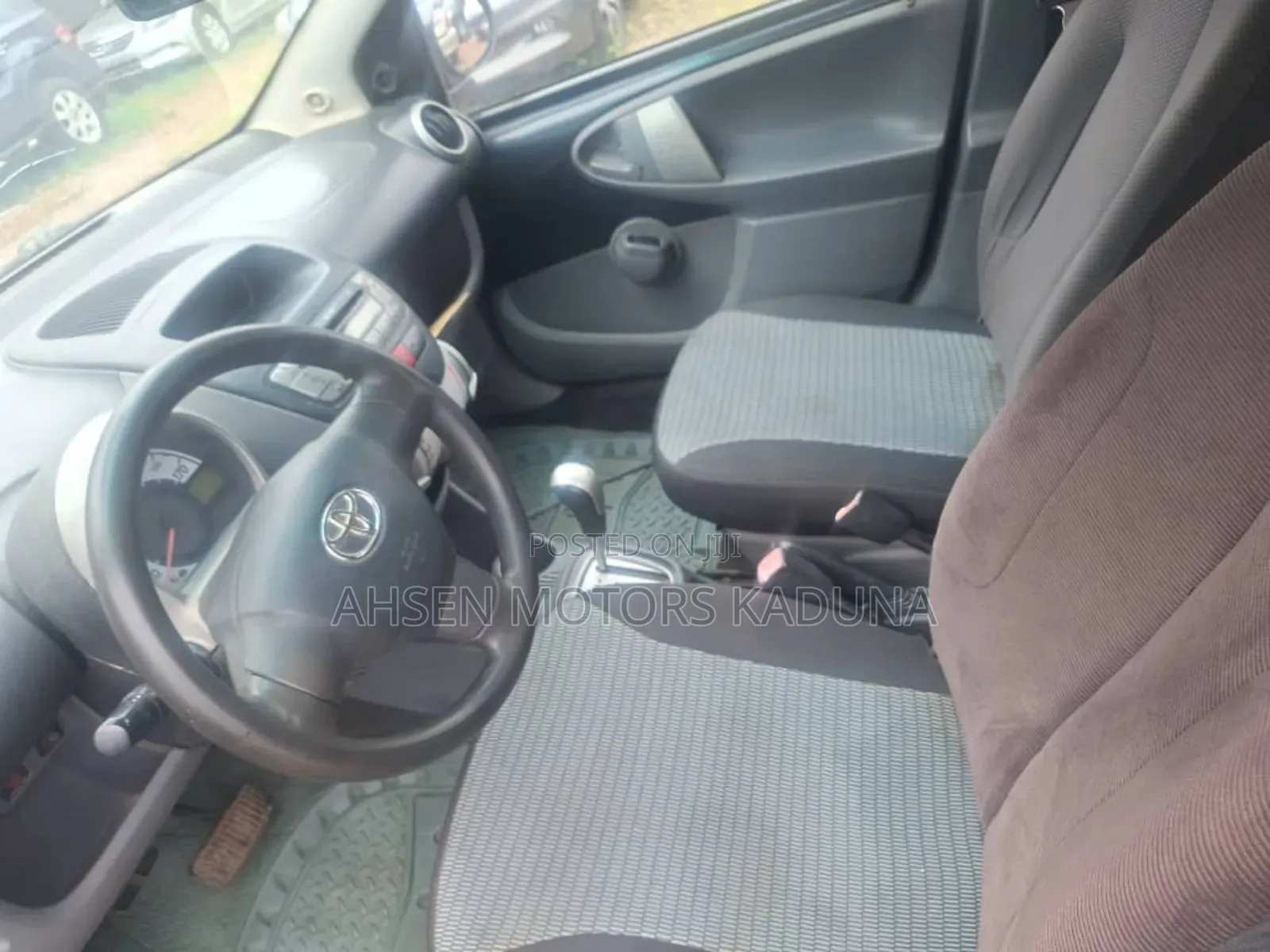 Toyota Aygo 2010 Gray