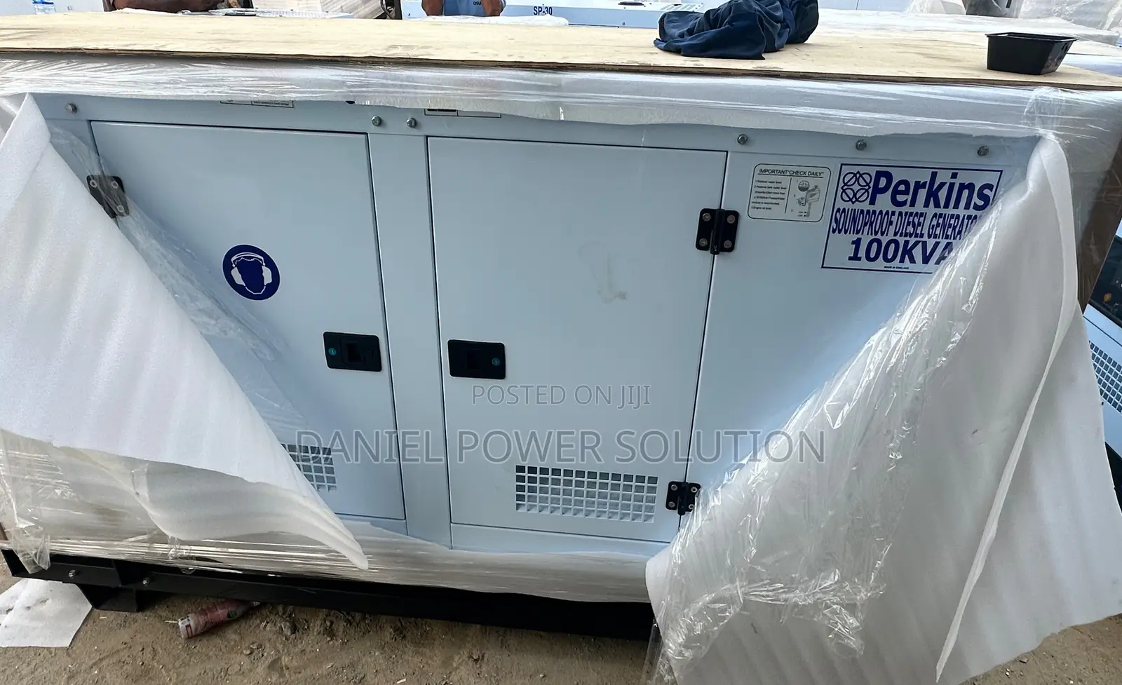 Full 100kva Perkins Soundproof Diesel Generator 100% Copper Coil