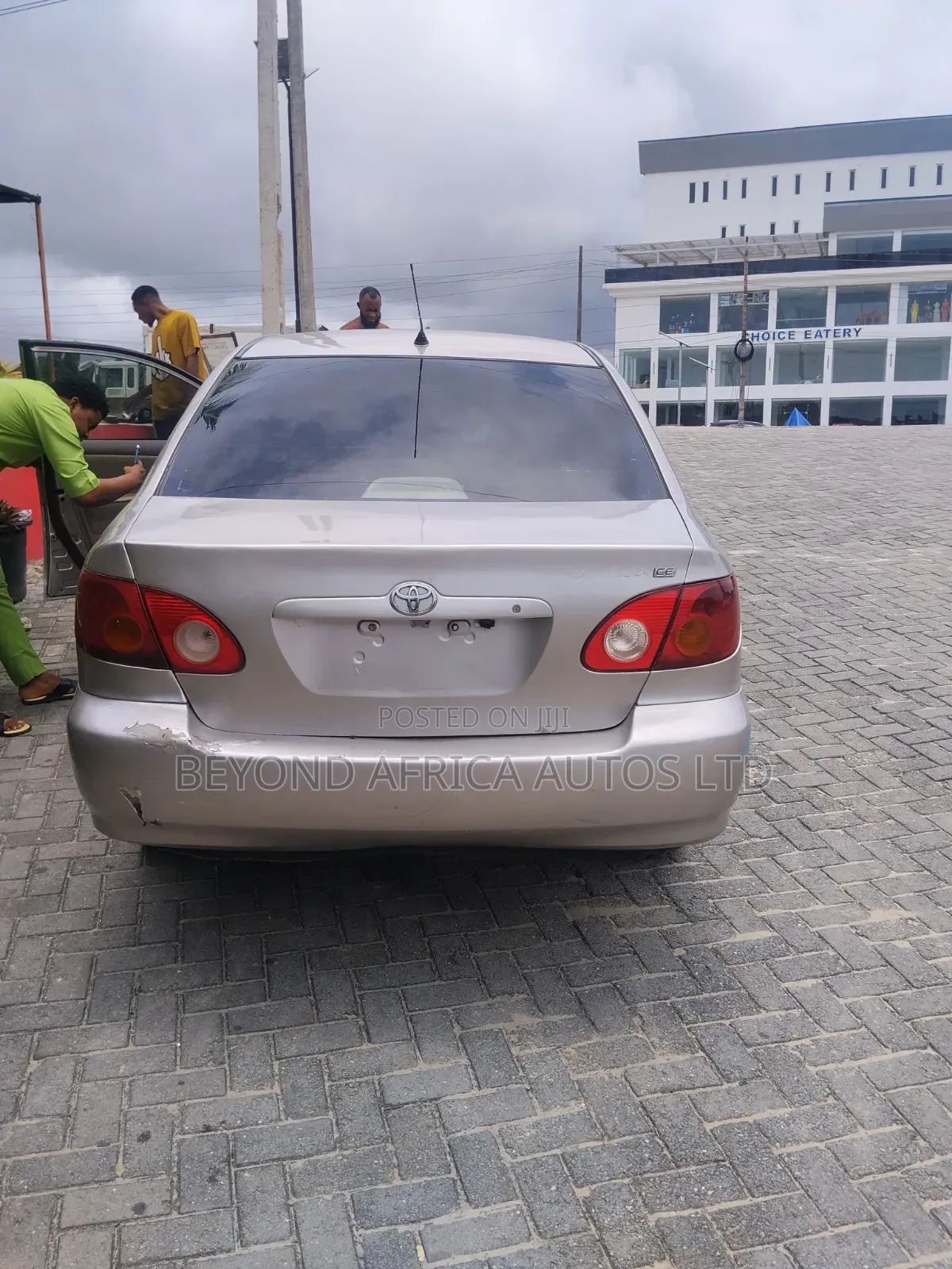 Toyota Corolla 2004 Gold