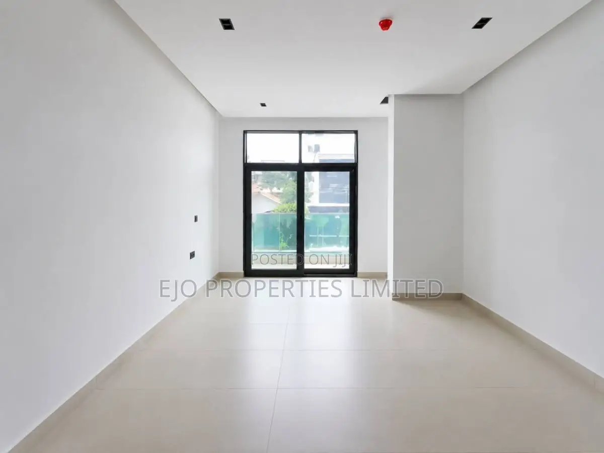 3bdrm Apartment in Lekki Phase 1 for sale