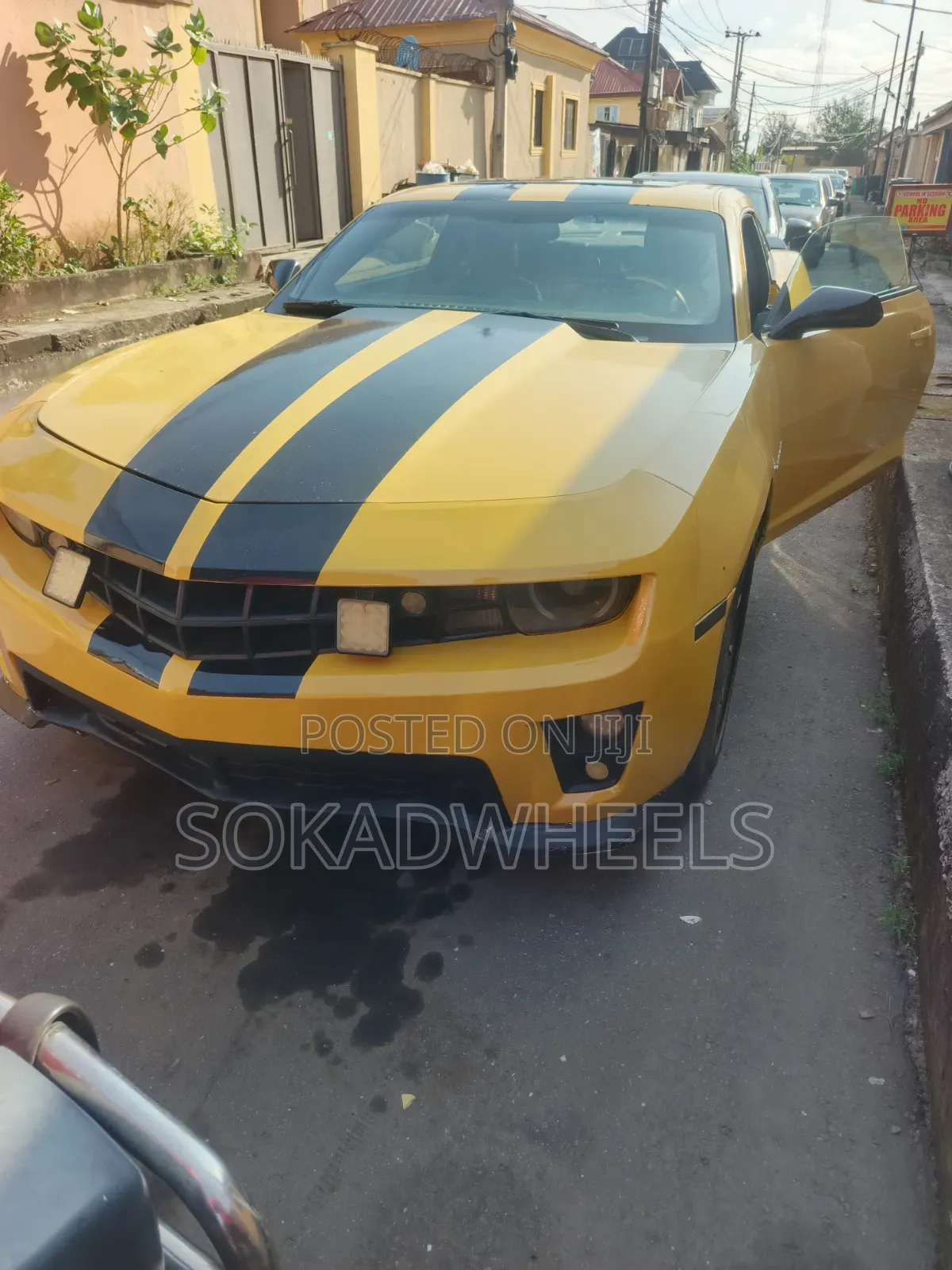 Chevrolet Camaro 2LT 2010 Yellow