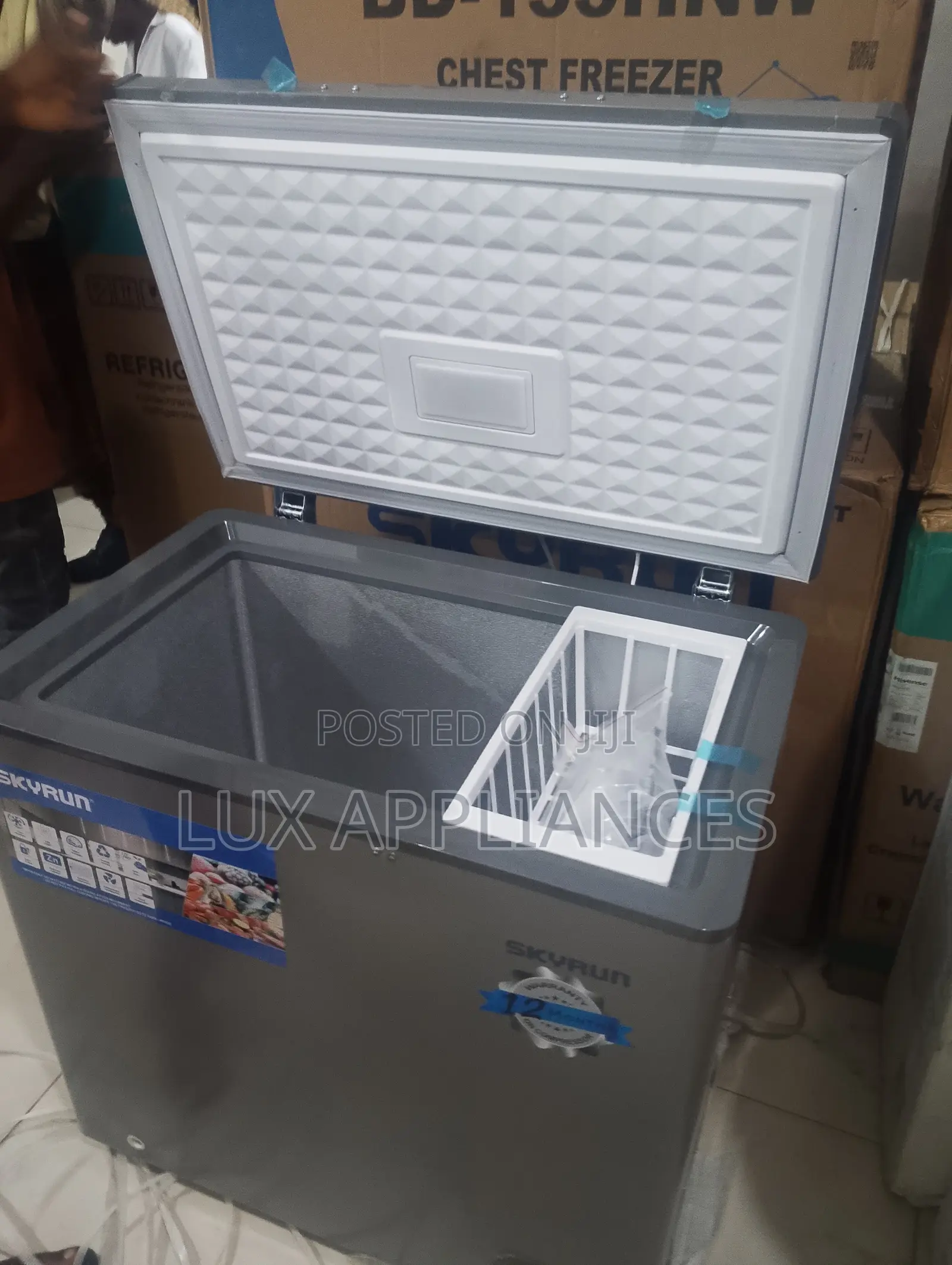 SKYRUN 155L Chest Freezer for Family Use