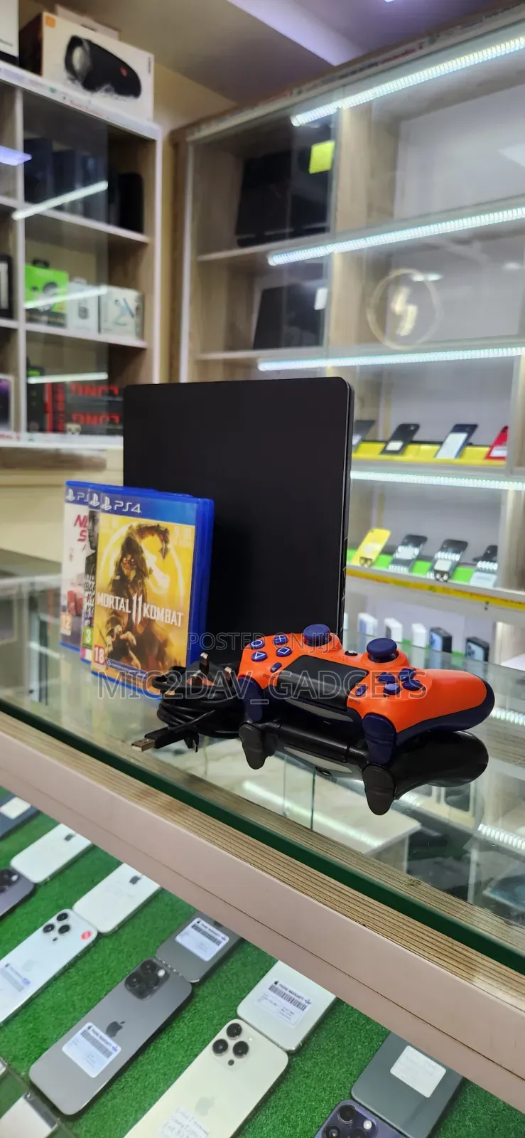 Clean Ps4 Slim Cracked With 6 Games Inside