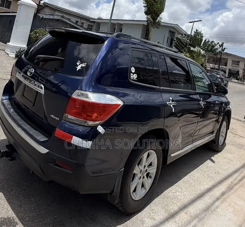Toyota Highlander 2013 Blue