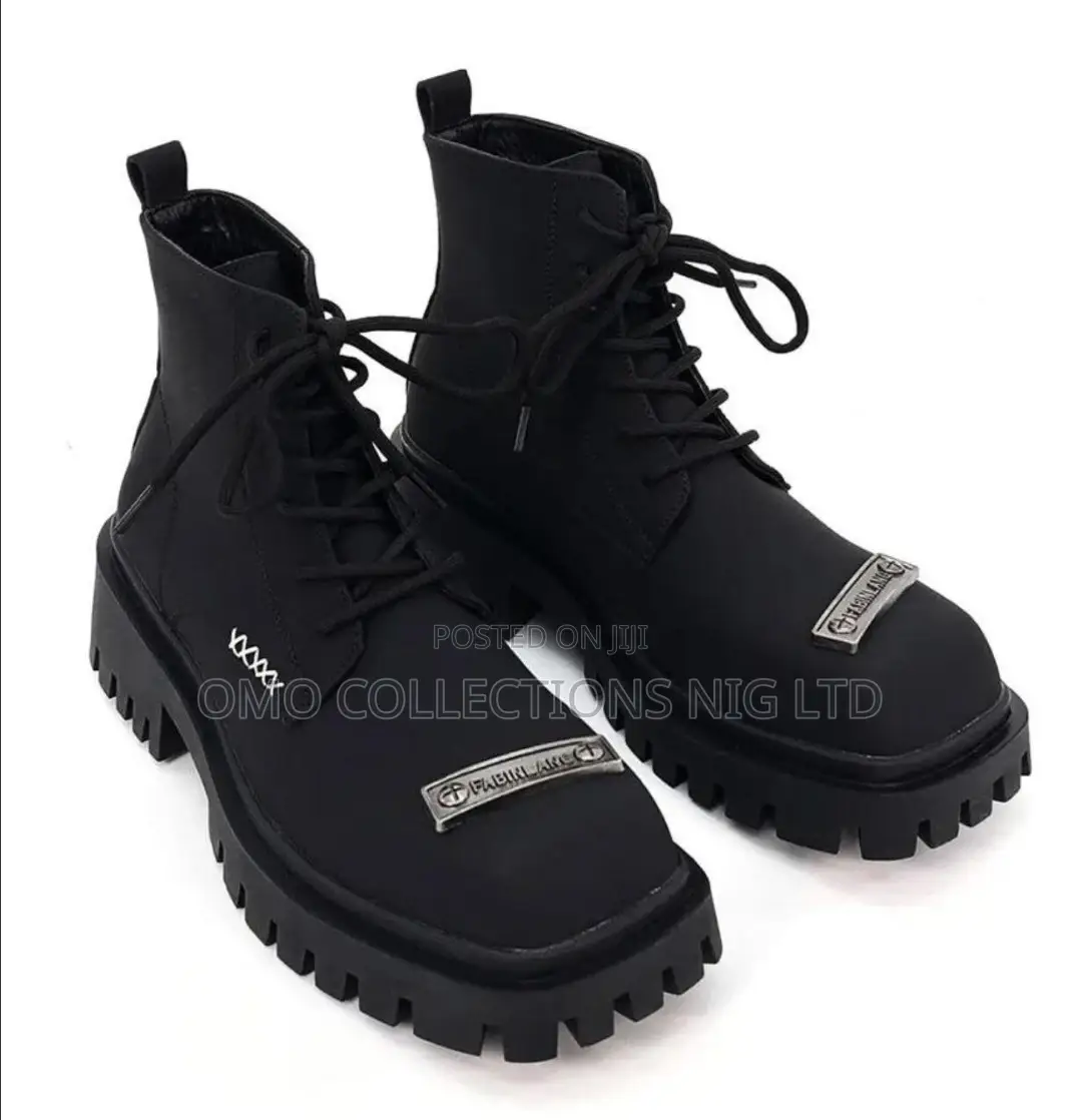 Men’s Black Lace-Up Combat Boots – Fully Boxed