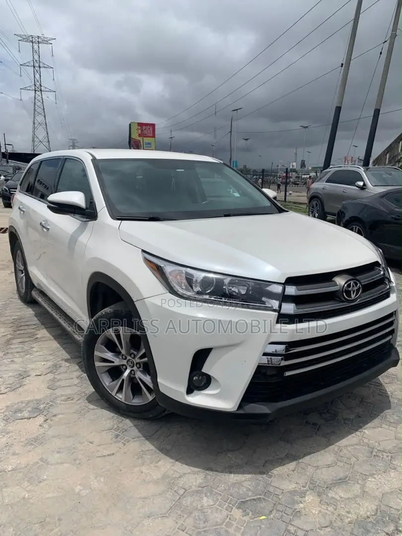 Toyota Highlander LE 4x4 V6 (3.5L 6cyl 8A) 2017 White