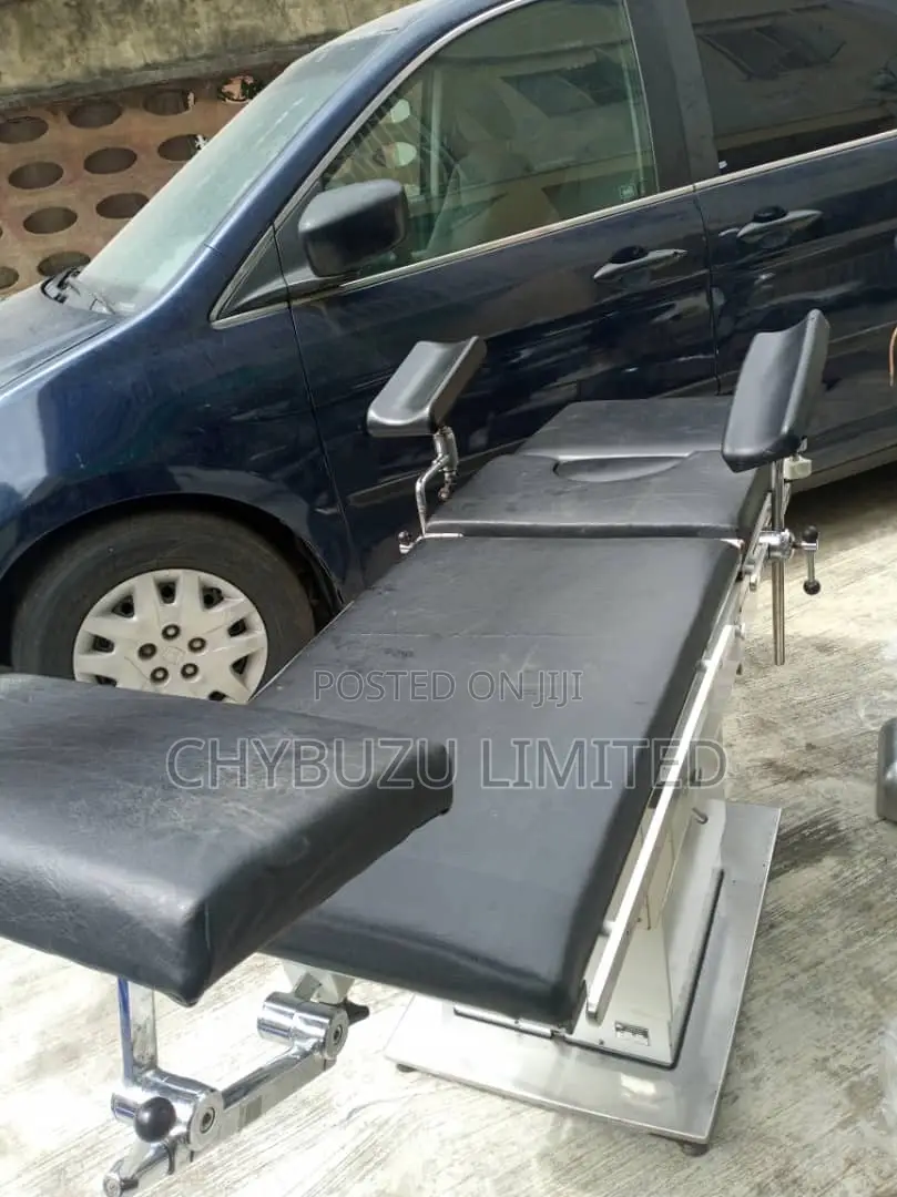 Electric Gynecological Examination Table / Gynae Couch