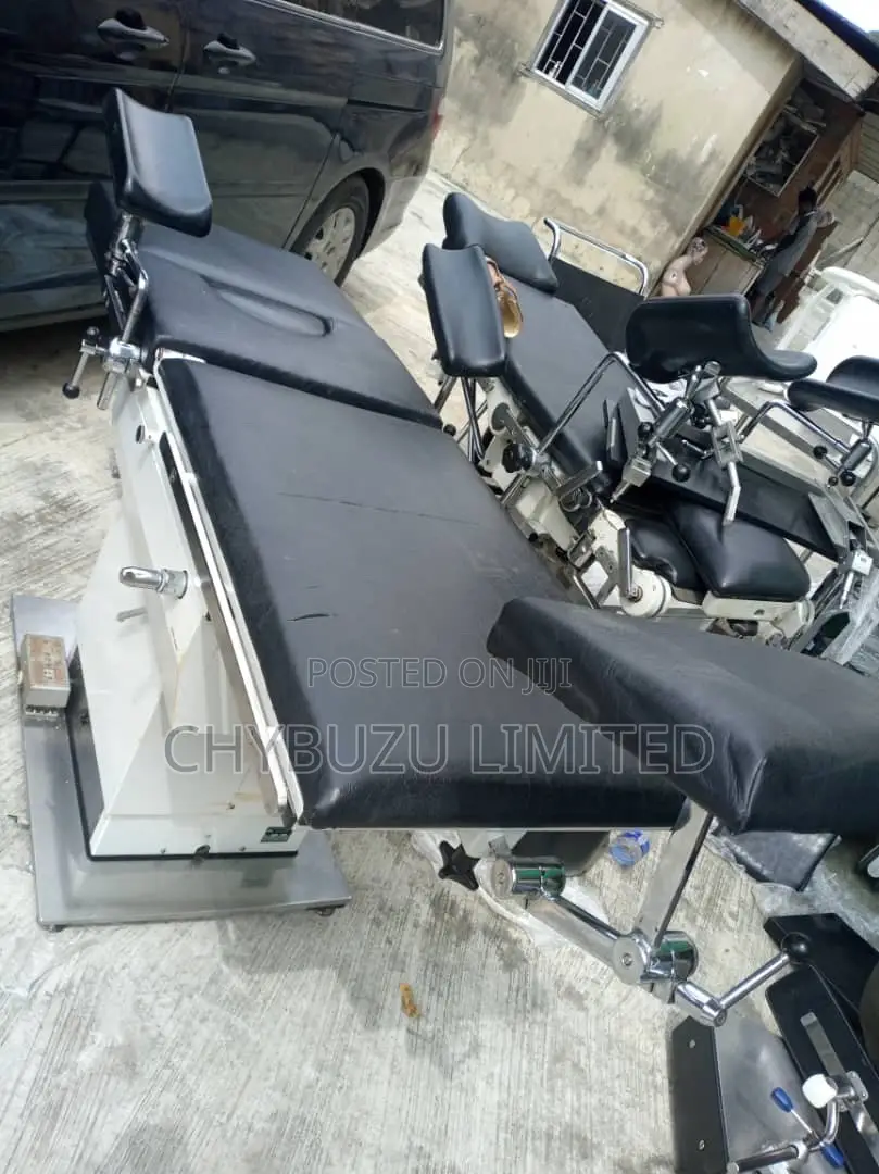 Electric Gynecological Examination Table / Gynae Couch
