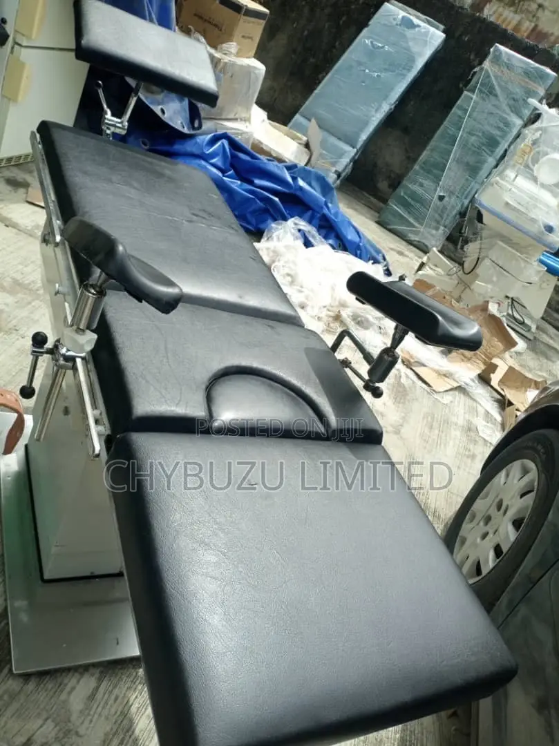 Electric Gynecological Examination Table / Gynae Couch