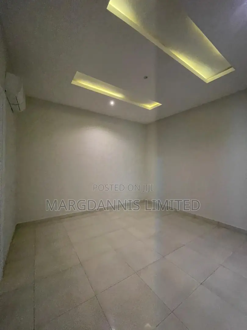 5bdrm Duplex in Lekki Phase 1 for sale