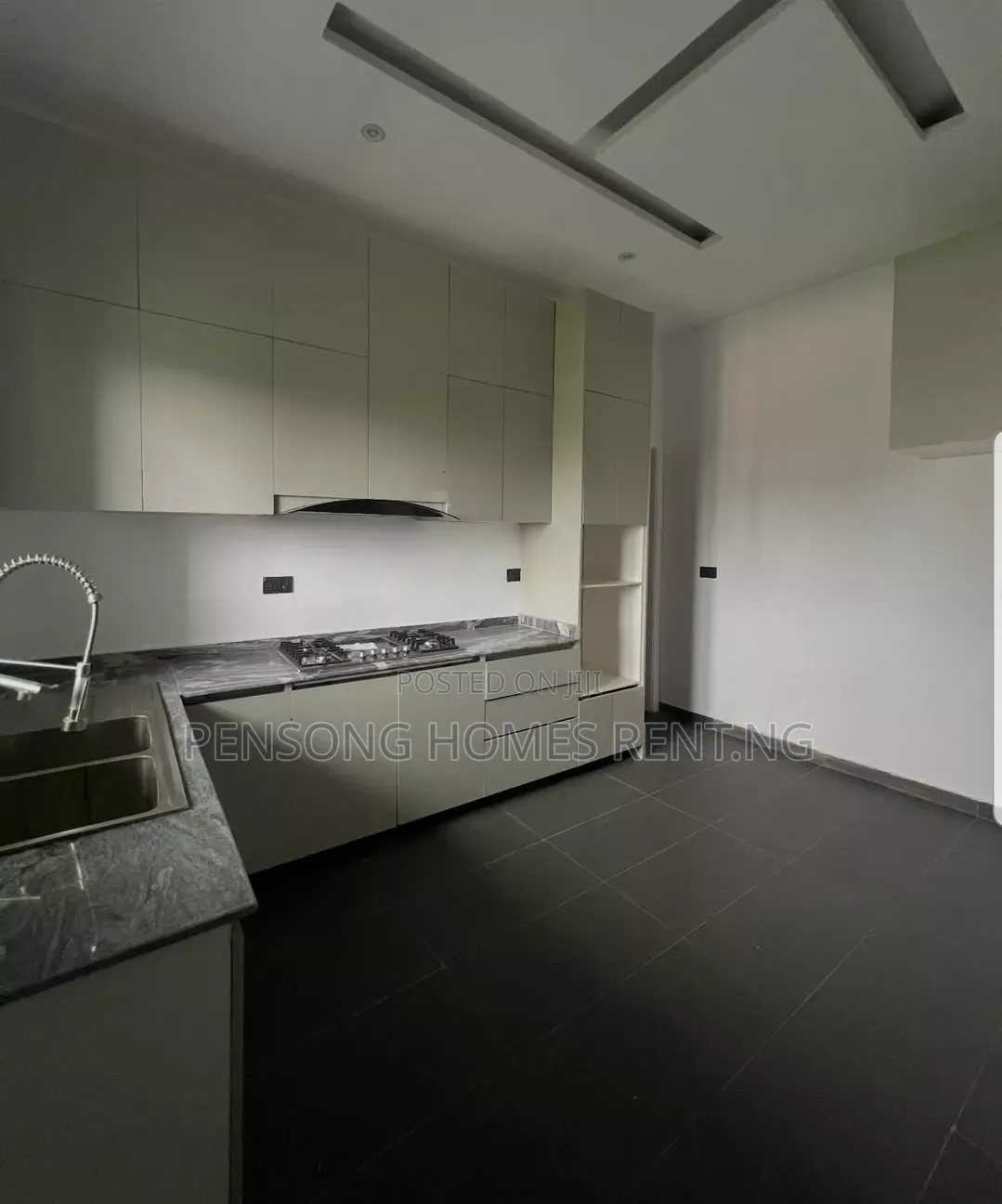 3bdrm Apartment in Victoria Island, Adeola Odeku for rent