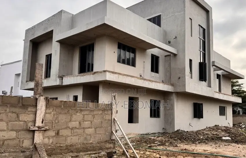 6bdrm Duplex in Pinnock Beach Estate, Lekki for sale