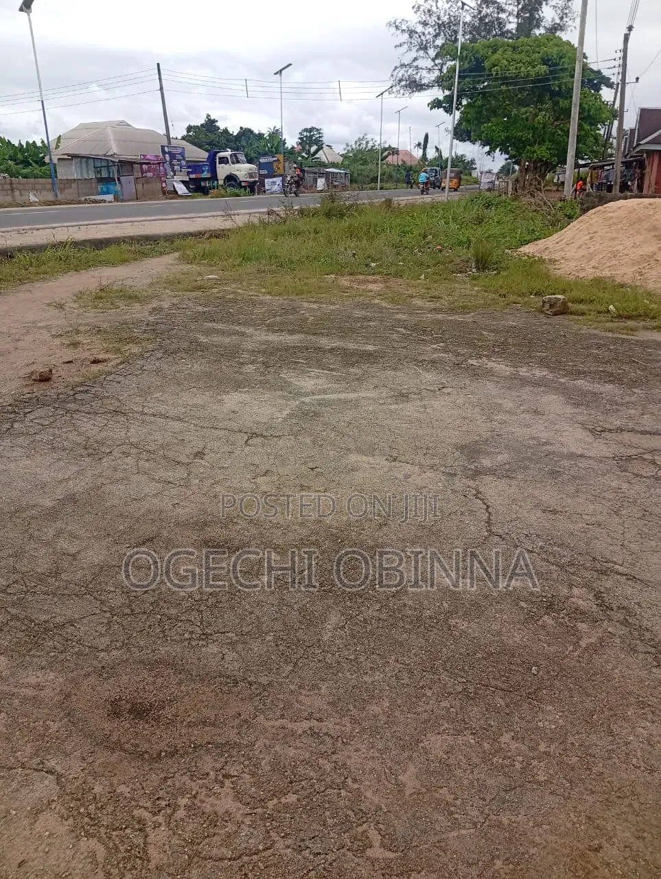Distress Sale of 1 Half Plots WTH Building on D Major Igboh Etche Rd