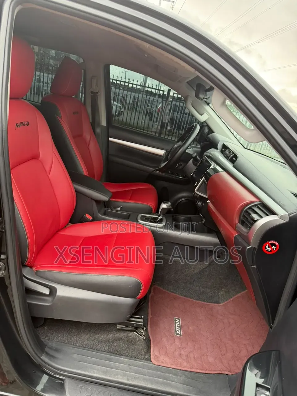 Toyota Hilux 2022 Black