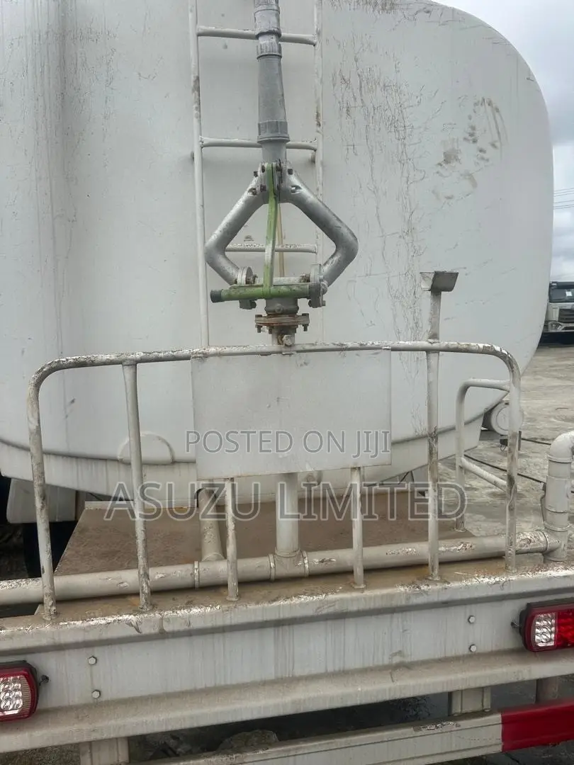 2021 SINOTRUK HOWO 371 6×4 Water Tanker – 20,000 Litres