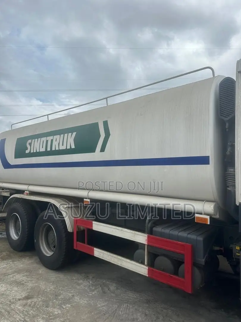 2021 SINOTRUK HOWO 371 6×4 Water Tanker – 20,000 Litres