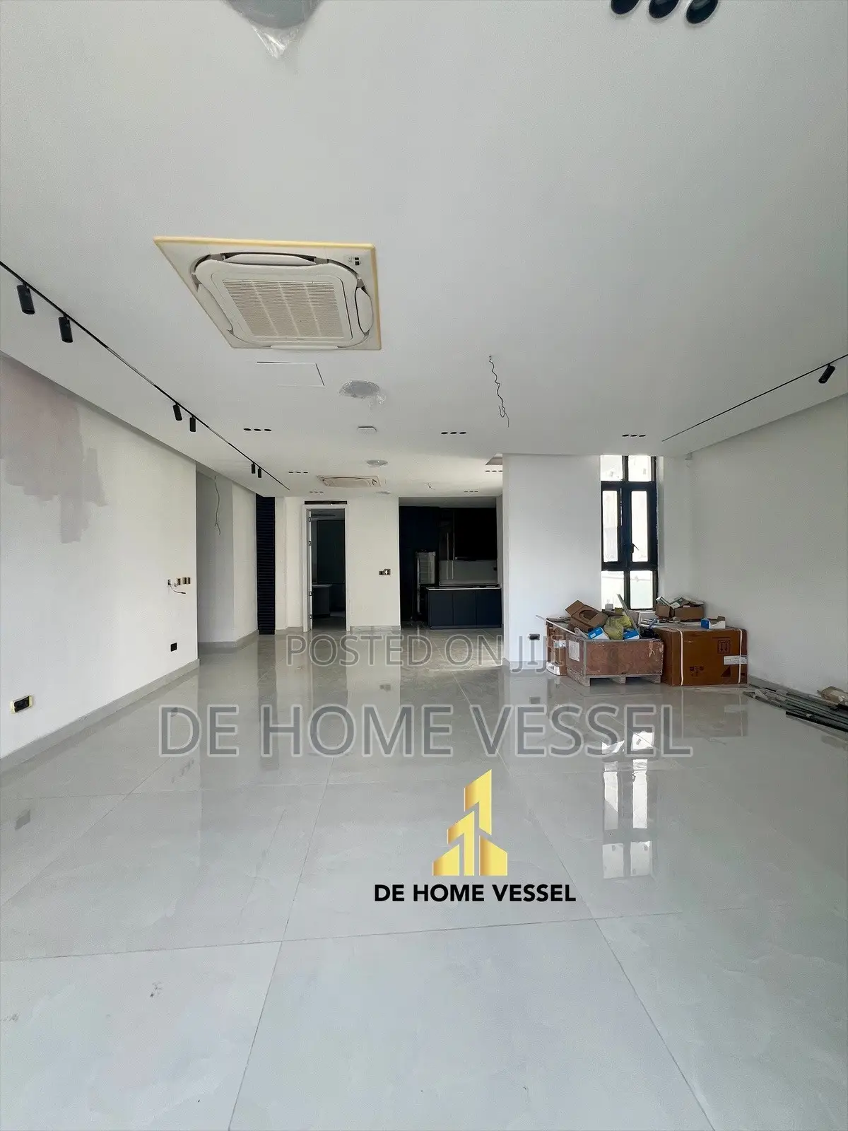 5bdrm Duplex in Banana Island for sale