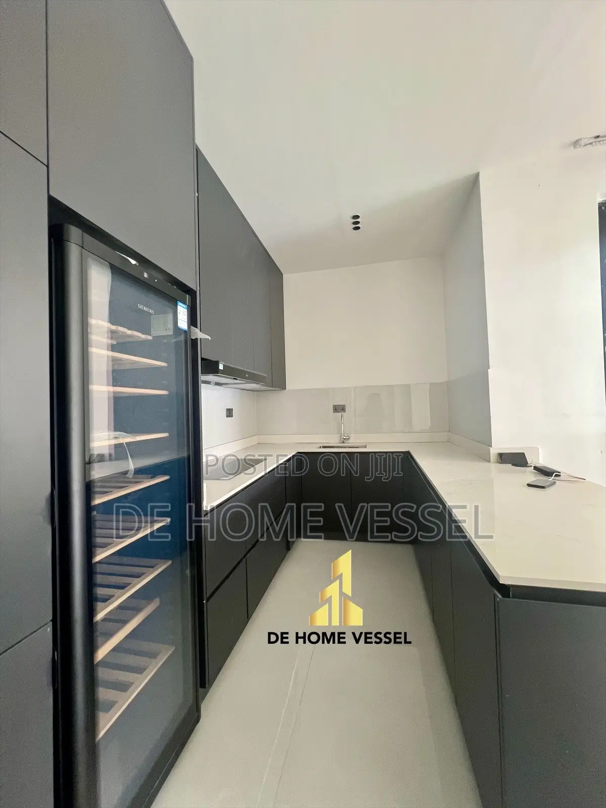 5bdrm Duplex in Banana Island for sale