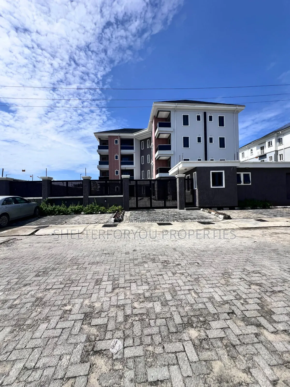 3bdrm Apartment in Lekki Phase 1 for rent
