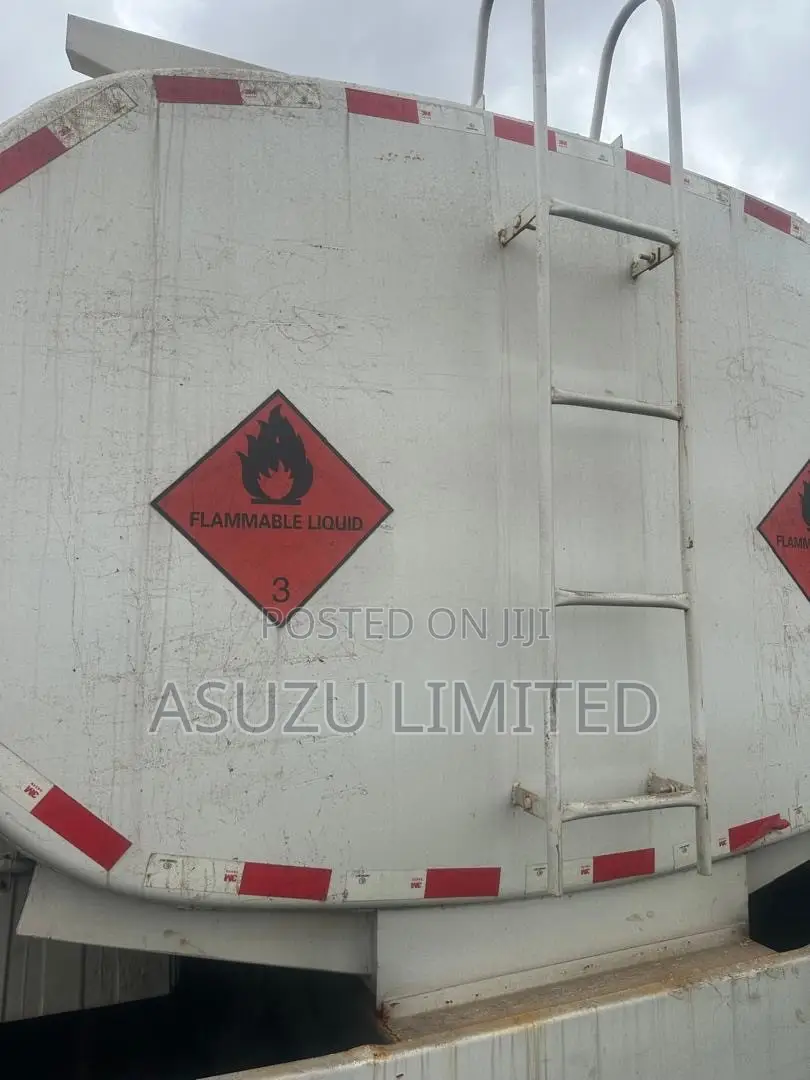 2021 Tokunbo Sinotruk Howo 6×4 Diesel Tanker