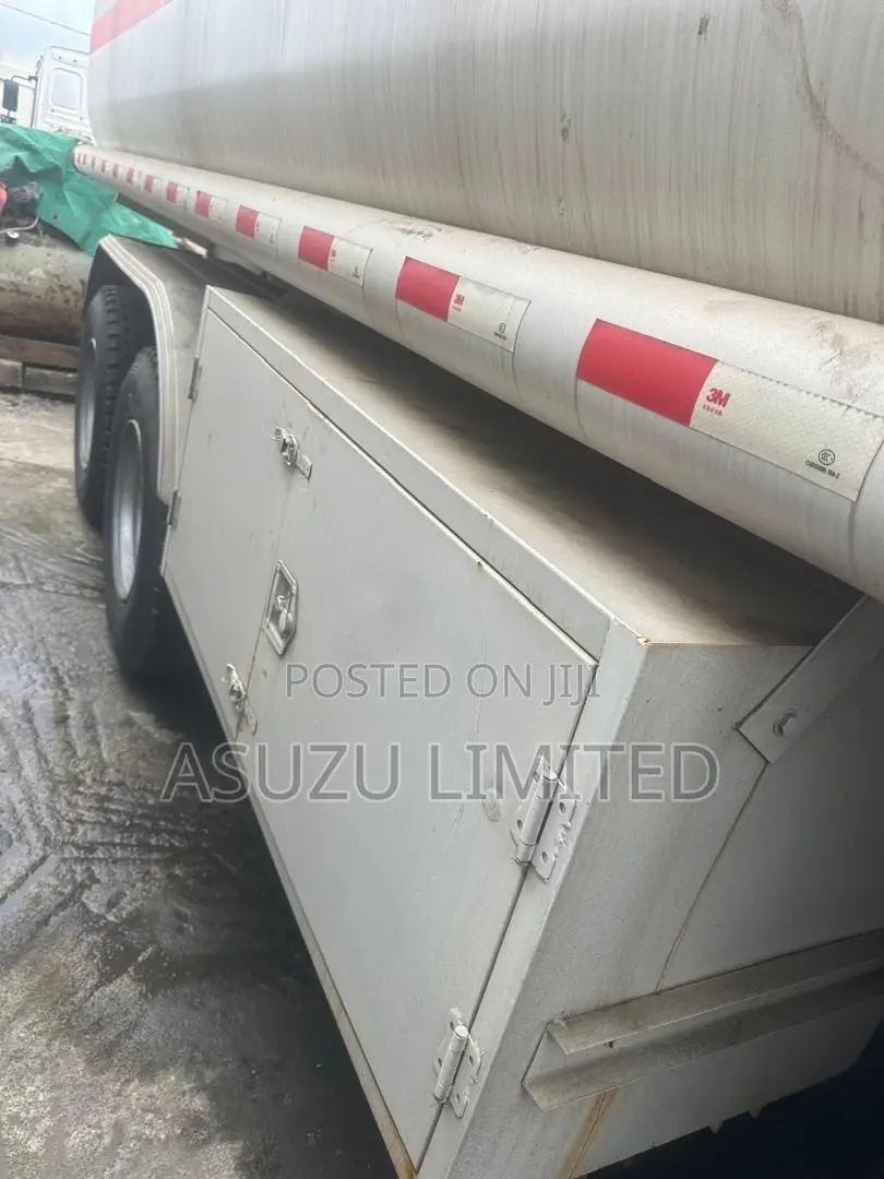2021 Tokunbo Sinotruk Howo 6×4 Diesel Tanker