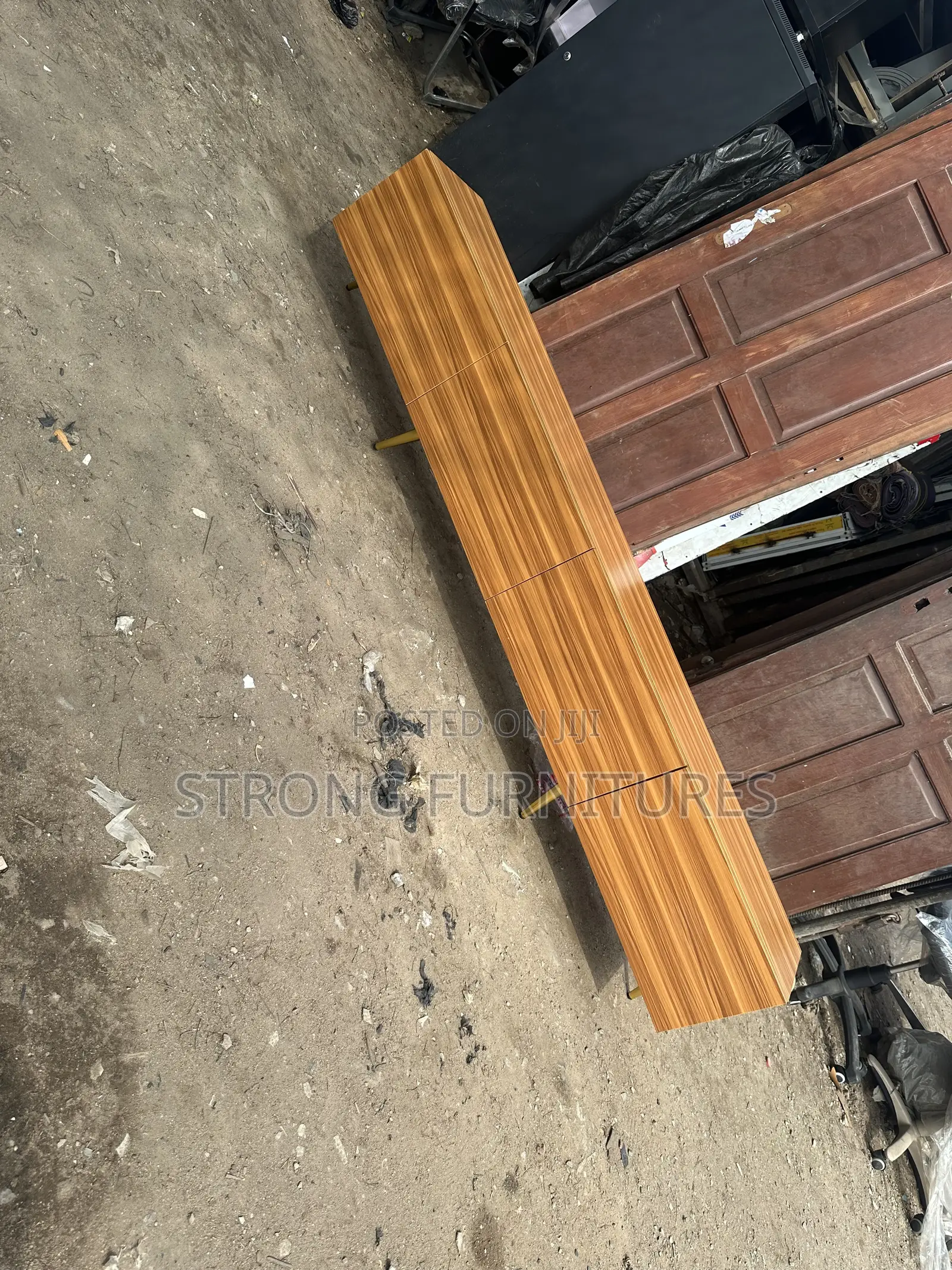 7ft TV Shelve