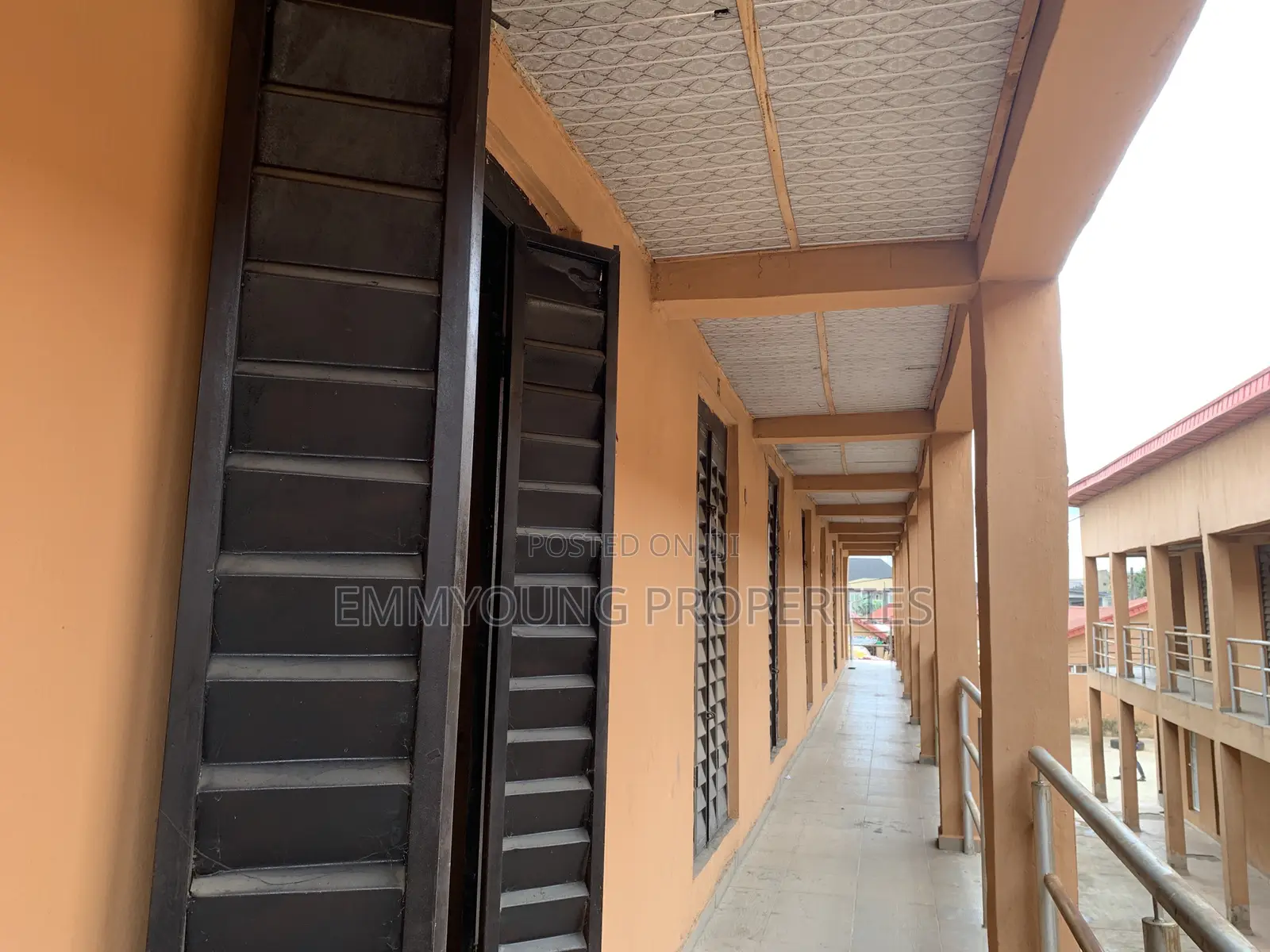 Office Space, Restaurant or Parking Store